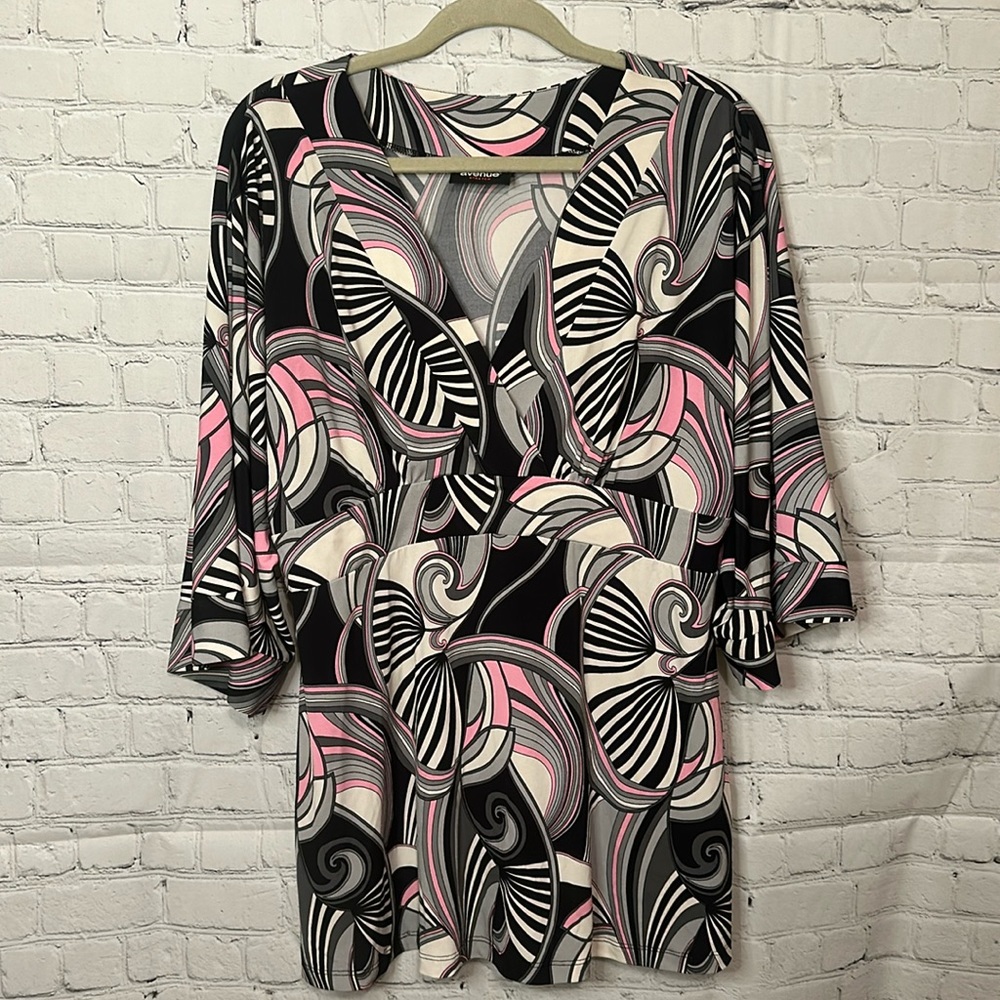 That 70’s vibe plus size swirly top 14/16